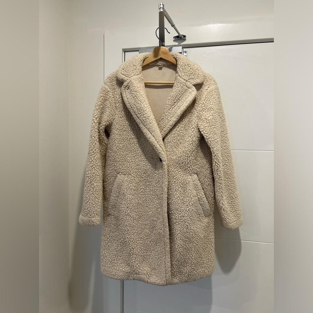Uniqlo Women’s Long Fur Coat Size XS Cream Jacket